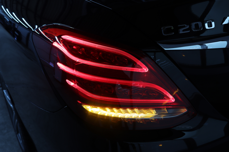 メルセデスベンツ Cクラス C200 AVG AMGﾗｲﾝ ﾚｻﾞｰｴｸｽｸﾙｰｼﾌﾞ&ﾚｰﾀﾞｰｾｰﾌﾃｨPKG　ｷｰﾚｽｺﾞｰ 赤本革 HDDﾅﾋﾞTV BT音楽 ﾊﾞｯｸｶﾒﾗ PTS LEDﾗｲﾄ ﾊﾝｽﾞﾌﾘｰA AMGｴｱﾛ&18AW ﾀﾞｲﾅﾐｯｸS ｴｱｻｽ　2年保証