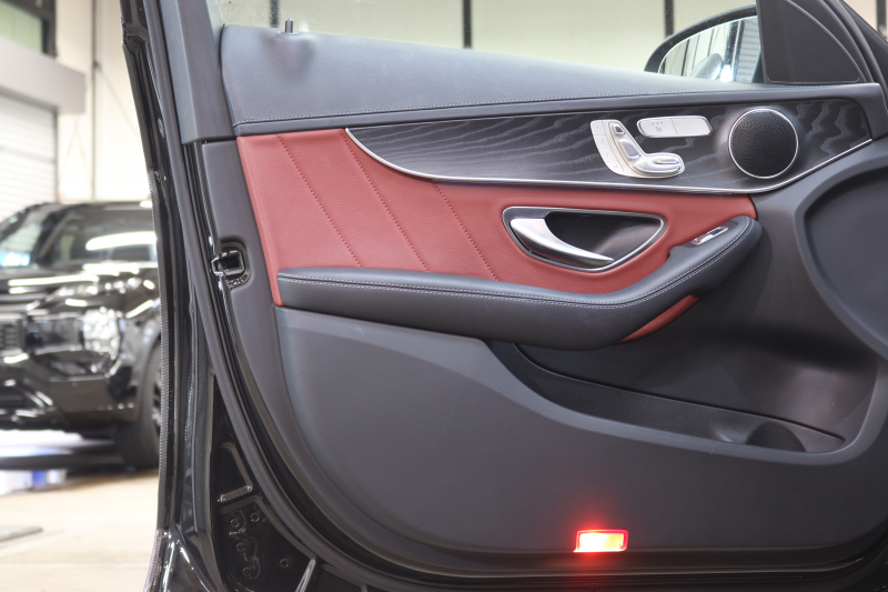 メルセデスベンツ Cクラス C200 AVG AMGﾗｲﾝ ﾚｻﾞｰｴｸｽｸﾙｰｼﾌﾞ&ﾚｰﾀﾞｰｾｰﾌﾃｨPKG　ｷｰﾚｽｺﾞｰ 赤本革 HDDﾅﾋﾞTV BT音楽 ﾊﾞｯｸｶﾒﾗ PTS LEDﾗｲﾄ ﾊﾝｽﾞﾌﾘｰA AMGｴｱﾛ&18AW ﾀﾞｲﾅﾐｯｸS ｴｱｻｽ　2年保証