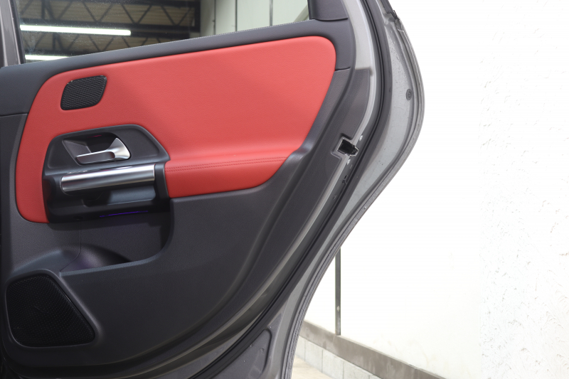 メルセデスベンツ Bクラス B200d AMGﾗｲﾝ AMGﾚｻﾞｰｴｸｽｸﾙｰｼﾌﾞ&ｱﾄﾞﾊﾞﾝｽﾄﾞ&ﾅﾋﾞｹﾞｰｼｮﾝ&ﾚｰﾀﾞｰｾｰﾌﾃｨPKG　1ｵｰﾅｰ ｷｰﾚｽｺﾞｰ 赤/黒本革 ﾊﾟﾉﾗﾏSR HUD MBUXﾅﾋﾞTV BT音楽 360ｶﾒﾗ PTS LEDﾗｲﾄ 自動Rｹﾞｰﾄ AMGｴｱﾛ&18AW ﾜｲﾔﾚｽ充電 8AT 希少色ﾏｳﾝﾃﾝｸﾞﾚｰ　2年保証