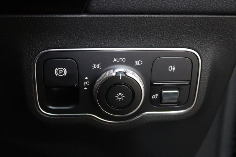 メルセデスベンツ Bクラス B200d AMGﾗｲﾝ AMGﾚｻﾞｰｴｸｽｸﾙｰｼﾌﾞ&ｱﾄﾞﾊﾞﾝｽﾄﾞ&ﾅﾋﾞｹﾞｰｼｮﾝ&ﾚｰﾀﾞｰｾｰﾌﾃｨPKG　1ｵｰﾅｰ ｷｰﾚｽｺﾞｰ 赤/黒本革 ﾊﾟﾉﾗﾏSR HUD MBUXﾅﾋﾞTV BT音楽 360ｶﾒﾗ PTS LEDﾗｲﾄ 自動Rｹﾞｰﾄ AMGｴｱﾛ&18AW ﾜｲﾔﾚｽ充電 8AT 希少色ﾏｳﾝﾃﾝｸﾞﾚｰ　2年保証