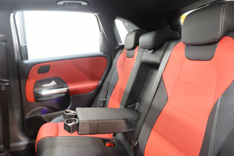 メルセデスベンツ Bクラス B200d AMGﾗｲﾝ AMGﾚｻﾞｰｴｸｽｸﾙｰｼﾌﾞ&ｱﾄﾞﾊﾞﾝｽﾄﾞ&ﾅﾋﾞｹﾞｰｼｮﾝ&ﾚｰﾀﾞｰｾｰﾌﾃｨPKG　1ｵｰﾅｰ ｷｰﾚｽｺﾞｰ 赤/黒本革 ﾊﾟﾉﾗﾏSR HUD MBUXﾅﾋﾞTV BT音楽 360ｶﾒﾗ PTS LEDﾗｲﾄ 自動Rｹﾞｰﾄ AMGｴｱﾛ&18AW ﾜｲﾔﾚｽ充電 8AT 希少色ﾏｳﾝﾃﾝｸﾞﾚｰ　2年保証