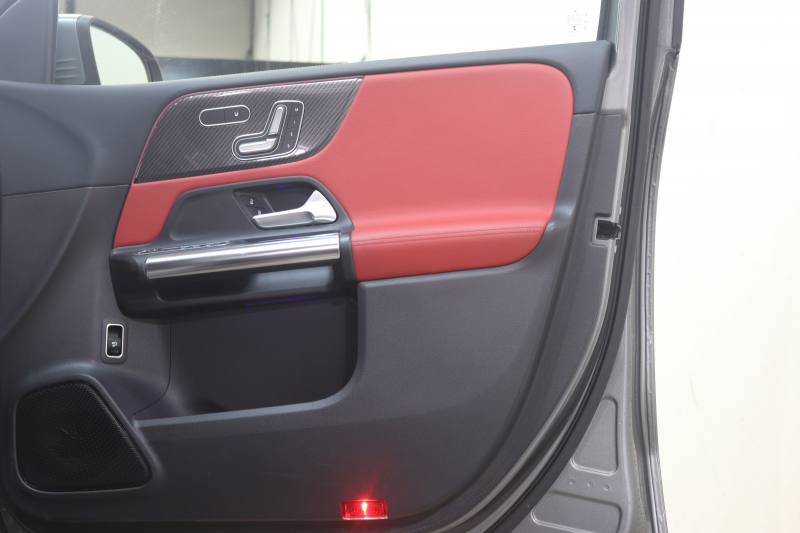 メルセデスベンツ Bクラス B200d AMGﾗｲﾝ AMGﾚｻﾞｰｴｸｽｸﾙｰｼﾌﾞ&ｱﾄﾞﾊﾞﾝｽﾄﾞ&ﾅﾋﾞｹﾞｰｼｮﾝ&ﾚｰﾀﾞｰｾｰﾌﾃｨPKG　1ｵｰﾅｰ ｷｰﾚｽｺﾞｰ 赤/黒本革 ﾊﾟﾉﾗﾏSR HUD MBUXﾅﾋﾞTV BT音楽 360ｶﾒﾗ PTS LEDﾗｲﾄ 自動Rｹﾞｰﾄ AMGｴｱﾛ&18AW ﾜｲﾔﾚｽ充電 8AT 希少色ﾏｳﾝﾃﾝｸﾞﾚｰ　2年保証