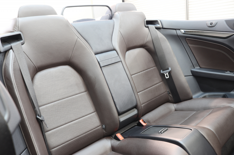 メルセデスベンツ Eクラス E250ｶﾌﾞﾘｵﾚ AMGｽﾎﾟｰﾂ&ﾚｰﾀﾞｰｾｰﾌﾃｨPKG　後期 ｷｰﾚｽｺﾞｰ 茶本革 ｴｱｽｶｰﾌ HDDﾅﾋﾞTV&ｷｬﾝｾﾗｰ BT音楽 360ｶﾒﾗ PTS LEDﾗｲﾄ AMGｴｱﾛ&18AW ｴｱｷｬｯﾌﾟ ﾄﾞﾗﾌﾄｽﾄｯﾌﾟ 茶幌 7AT　2年保証