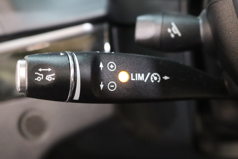 メルセデスベンツ Eクラス E250ｶﾌﾞﾘｵﾚ AMGｽﾎﾟｰﾂ&ﾚｰﾀﾞｰｾｰﾌﾃｨPKG　後期 ｷｰﾚｽｺﾞｰ 茶本革 ｴｱｽｶｰﾌ HDDﾅﾋﾞTV&ｷｬﾝｾﾗｰ BT音楽 360ｶﾒﾗ PTS LEDﾗｲﾄ AMGｴｱﾛ&18AW ｴｱｷｬｯﾌﾟ ﾄﾞﾗﾌﾄｽﾄｯﾌﾟ 茶幌 7AT　2年保証