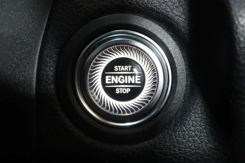 メルセデスベンツ GLC GLC220d 4MATIC AMGﾗｲﾝ ﾚｰﾀﾞｰｾｰﾌﾃｨPKG　後期 ｷｰﾚｽｺﾞｰ ﾌﾞﾗｯｸﾚｻﾞｰDINAMICAｼｰﾄ ﾊﾟﾉﾗﾏSR MBUXﾅﾋﾞTV BT音楽 360ｶﾒﾗ PTS LEDﾗｲﾄ ﾊﾝｽﾞﾌﾘｰA AMGｴｱﾛ&19AW ｴｱｻｽ ﾜｲﾔﾚｽ充電 9AT　2年保証