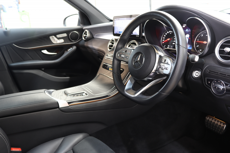 メルセデスベンツ GLC GLC220d 4MATIC AMGﾗｲﾝ ﾚｰﾀﾞｰｾｰﾌﾃｨPKG　後期 ｷｰﾚｽｺﾞｰ ﾌﾞﾗｯｸﾚｻﾞｰDINAMICAｼｰﾄ ﾊﾟﾉﾗﾏSR MBUXﾅﾋﾞTV BT音楽 360ｶﾒﾗ PTS LEDﾗｲﾄ ﾊﾝｽﾞﾌﾘｰA AMGｴｱﾛ&19AW ｴｱｻｽ ﾜｲﾔﾚｽ充電 9AT　2年保証