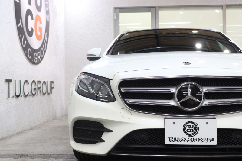 メルセデスベンツ Eクラス E300ｽﾃｰｼｮﾝﾜｺﾞﾝ AVG ｽﾎﾟｰﾂ ｴｸｽｸﾙｰｼﾌﾞ&ﾚｰﾀﾞｰｾｰﾌﾃｨPKG　中期 NEWｽﾃｱﾘﾝｸﾞ ｷｰﾚｽｺﾞｰ 黒本革 ﾊﾟﾉﾗﾏSR ﾍｯﾄﾞｱｯﾌﾟD HDDﾅﾋﾞTV ｽﾏﾎ連携 ﾌﾞﾙﾒｽﾀｰ 360ｶﾒﾗ PTS LEDﾗｲﾄ ﾊﾝｽﾞﾌﾘｰA AMGｴｱﾛ&19AW ﾀﾞｲﾅﾐｯｸS 9AT　2年保証