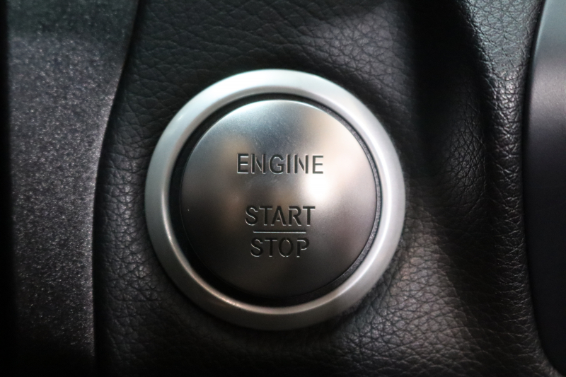 AMG Cクラス C63 ｴｸｽｸﾙｰｼﾌﾞ&ﾚｰﾀﾞｰｾｰﾌﾃｨPKG　ｷｰﾚｽｺﾞｰ 黒本革 ﾊﾟﾉﾗﾏSR HDDﾅﾋﾞTV BT音楽 ﾌﾞﾙﾒｽﾀｰ ﾊﾞｯｸｶﾒﾗ PTS LEDﾗｲﾄ ﾊﾝｽﾞﾌﾘｰA AMG専用装備&ﾁｭｰﾆﾝｸﾞﾀﾞｲﾅﾐｯｸｾﾚｸﾄ　2年保証