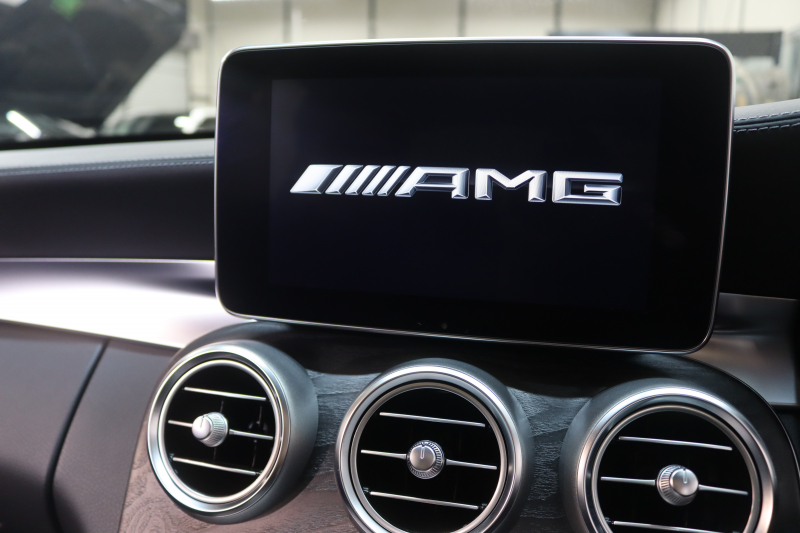 AMG Cクラス C63 ｴｸｽｸﾙｰｼﾌﾞ&ﾚｰﾀﾞｰｾｰﾌﾃｨPKG　ｷｰﾚｽｺﾞｰ 黒本革 ﾊﾟﾉﾗﾏSR HDDﾅﾋﾞTV BT音楽 ﾌﾞﾙﾒｽﾀｰ ﾊﾞｯｸｶﾒﾗ PTS LEDﾗｲﾄ ﾊﾝｽﾞﾌﾘｰA AMG専用装備&ﾁｭｰﾆﾝｸﾞﾀﾞｲﾅﾐｯｸｾﾚｸﾄ　2年保証