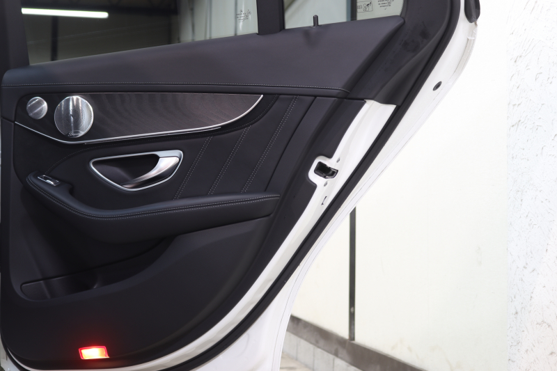 AMG Cクラス C63 ｴｸｽｸﾙｰｼﾌﾞ&ﾚｰﾀﾞｰｾｰﾌﾃｨPKG　ｷｰﾚｽｺﾞｰ 黒本革 ﾊﾟﾉﾗﾏSR HDDﾅﾋﾞTV BT音楽 ﾌﾞﾙﾒｽﾀｰ ﾊﾞｯｸｶﾒﾗ PTS LEDﾗｲﾄ ﾊﾝｽﾞﾌﾘｰA AMG専用装備&ﾁｭｰﾆﾝｸﾞﾀﾞｲﾅﾐｯｸｾﾚｸﾄ　2年保証