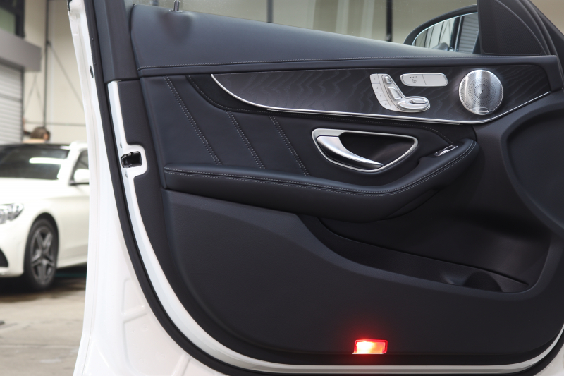 AMG Cクラス C63 ｴｸｽｸﾙｰｼﾌﾞ&ﾚｰﾀﾞｰｾｰﾌﾃｨPKG　ｷｰﾚｽｺﾞｰ 黒本革 ﾊﾟﾉﾗﾏSR HDDﾅﾋﾞTV BT音楽 ﾌﾞﾙﾒｽﾀｰ ﾊﾞｯｸｶﾒﾗ PTS LEDﾗｲﾄ ﾊﾝｽﾞﾌﾘｰA AMG専用装備&ﾁｭｰﾆﾝｸﾞﾀﾞｲﾅﾐｯｸｾﾚｸﾄ　2年保証