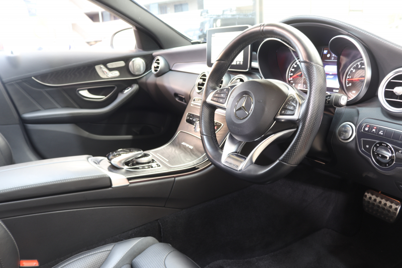 AMG Cクラス C63 ｴｸｽｸﾙｰｼﾌﾞ&ﾚｰﾀﾞｰｾｰﾌﾃｨPKG　ｷｰﾚｽｺﾞｰ 黒本革 ﾊﾟﾉﾗﾏSR HDDﾅﾋﾞTV BT音楽 ﾌﾞﾙﾒｽﾀｰ ﾊﾞｯｸｶﾒﾗ PTS LEDﾗｲﾄ ﾊﾝｽﾞﾌﾘｰA AMG専用装備&ﾁｭｰﾆﾝｸﾞﾀﾞｲﾅﾐｯｸｾﾚｸﾄ　2年保証