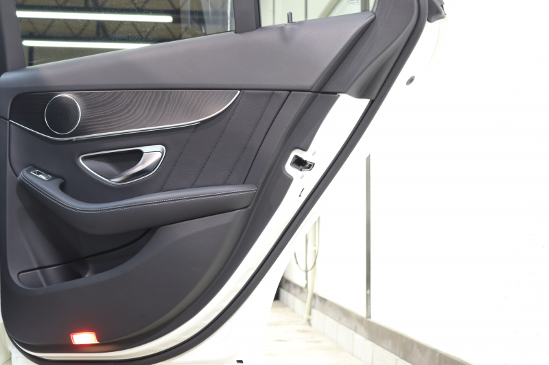 メルセデスベンツ Cクラス C200ｽﾃｰｼｮﾝﾜｺﾞﾝ AVG AMGﾗｲﾝ ﾚｰﾀﾞｰｾｰﾌﾃｨPKG　BSG搭載 後期 ｷｰﾚｽｺﾞｰ 黒革 HDDﾅﾋﾞTV ｽﾏﾎ連携 ﾊﾞｯｸｶﾒﾗ PTS LEDﾗｲﾄ 自動Rｹﾞｰﾄ AMGｴｱﾛ&18AW ﾀﾞｲﾅﾐｯｸS ｴｱｻｽ 9AT　2年保証