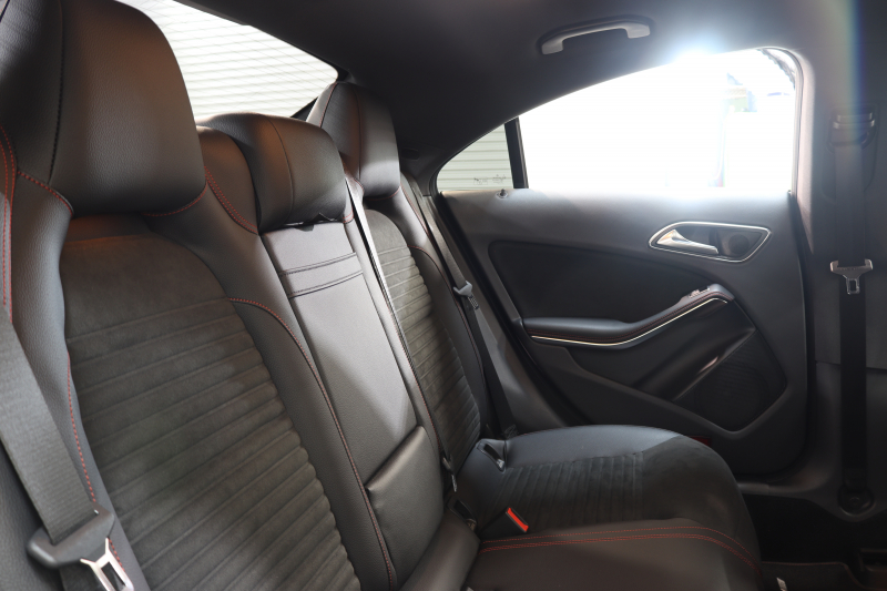 メルセデスベンツ CLAクラス CLA180 AMGﾗｲﾝ ﾍﾞｰｼｯｸ&ﾚｰﾀﾞｰｾｰﾌﾃｨPKG　中期 ｷｰﾚｽｺﾞｰ ﾌﾞﾗｯｸﾚｻﾞｰDINAMICAｼｰﾄ ｼｰﾄﾋｰﾀｰ HDDﾅﾋﾞTV BT音楽 ﾊﾞｯｸｶﾒﾗ PTS ｷｾﾉﾝﾗｲﾄ AMGｴｱﾛ&18AW 7AT 希少色ﾉｰｻﾞﾝﾗｲﾂﾌﾞﾗｯｸ　2年保証