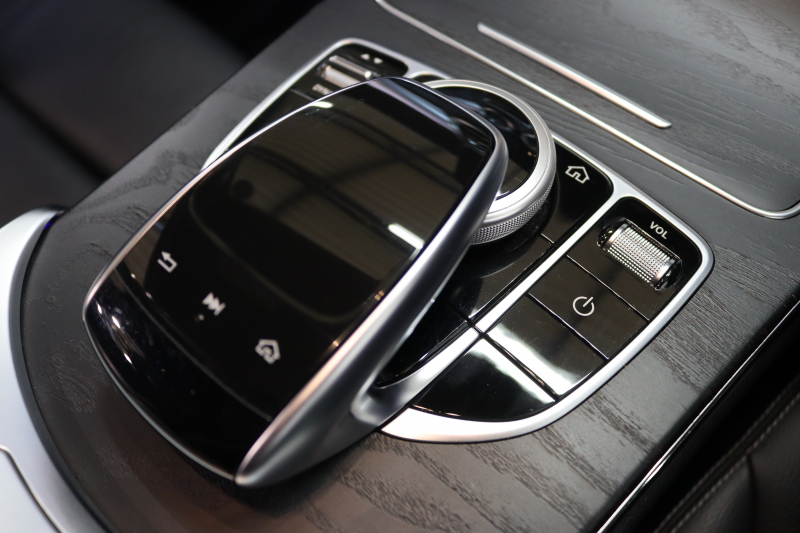 メルセデスベンツ Cクラス C200 4MATIC AVG AMGﾗｲﾝ ﾚｰﾀﾞｰｾｰﾌﾃｨPKG　BSG搭載 後期 ｷｰﾚｽｺﾞｰ 黒革 HDDﾅﾋﾞTV ｽﾏﾎ連携 ﾊﾞｯｸｶﾒﾗ PTS LEDﾗｲﾄ AMGｴｱﾛ&18AW ﾀﾞｲﾅﾐｯｸS ｴｱｻｽ 9AT　2年保証
