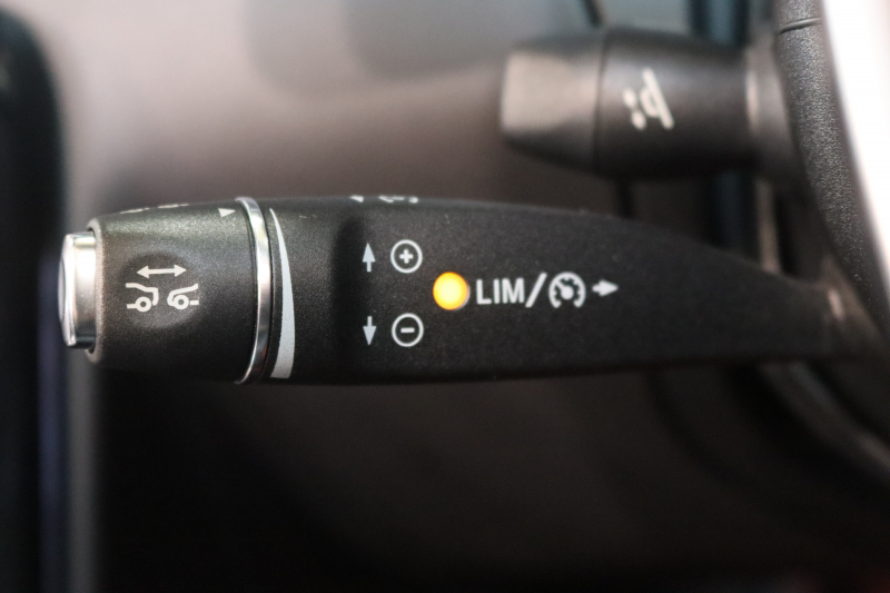 AMG SLC SLC43 AMGﾅｲﾄ&ﾚｰﾀﾞｰｾｰﾌﾃｨPKG　ｷｰﾚｽｺﾞｰ 黒本革 ﾏｼﾞｯｸｽｶｲR HDDﾅﾋﾞTV ｽﾏﾎ連携 harman/kardon ﾊﾞｯｸｶﾒﾗ PTS LEDﾗｲﾄ AMG専用装備&ﾁｭｰﾆﾝｸﾞ 9AT　2年保証