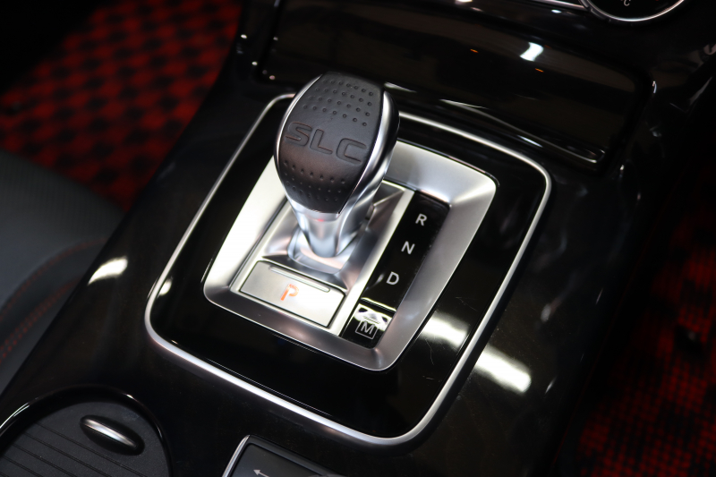 AMG SLC SLC43 AMGﾅｲﾄ&ﾚｰﾀﾞｰｾｰﾌﾃｨPKG　ｷｰﾚｽｺﾞｰ 黒本革 ﾏｼﾞｯｸｽｶｲR HDDﾅﾋﾞTV ｽﾏﾎ連携 harman/kardon ﾊﾞｯｸｶﾒﾗ PTS LEDﾗｲﾄ AMG専用装備&ﾁｭｰﾆﾝｸﾞ 9AT　2年保証