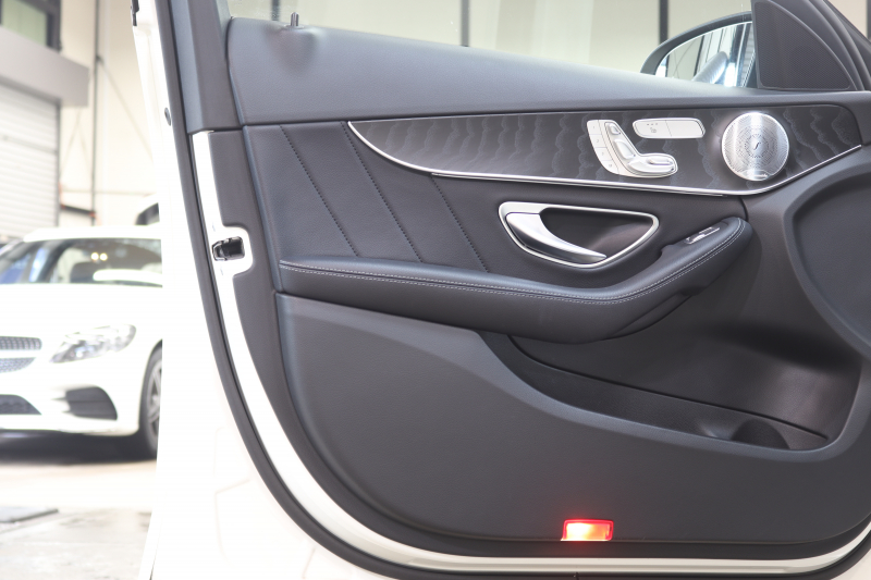 メルセデスベンツ Cクラス C200 AVG AMGﾗｲﾝ ﾚｻﾞｰｴｸｽｸﾙｰｼﾌﾞ&ﾚｰﾀﾞｰｾｰﾌﾃｨPKG　BSG搭載 後期 ｷｰﾚｽｺﾞｰ 黒本革 ﾍｯﾄﾞｱｯﾌﾟD HDDﾅﾋﾞTV ｽﾏﾎ連携 ﾌﾞﾙﾒｽﾀｰ ﾊﾞｯｸｶﾒﾗ PTS LEDﾗｲﾄ ﾊﾝｽﾞﾌﾘｰA AMGｴｱﾛ&18AW ﾀﾞｲﾅﾐｯｸS ｴｱｻｽ 9AT　2年保証