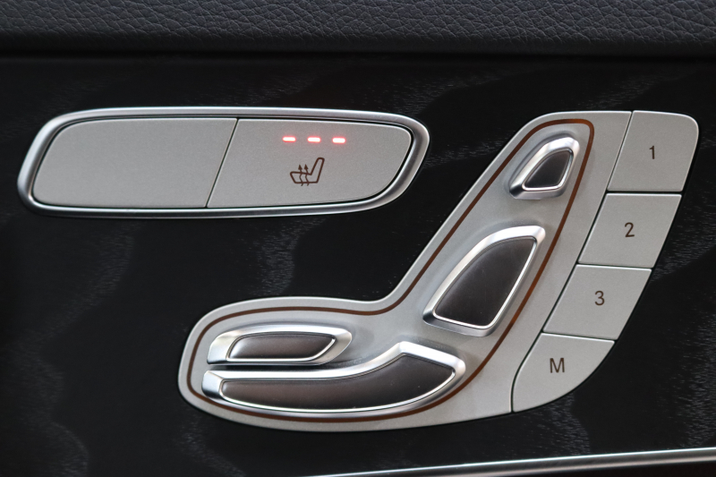 メルセデスベンツ Cクラス C200 AVG AMGﾗｲﾝ ﾚｻﾞｰｴｸｽｸﾙｰｼﾌﾞ&ﾚｰﾀﾞｰｾｰﾌﾃｨPKG　BSG搭載 後期 ｷｰﾚｽｺﾞｰ 黒本革 ﾍｯﾄﾞｱｯﾌﾟD HDDﾅﾋﾞTV ｽﾏﾎ連携 ﾌﾞﾙﾒｽﾀｰ ﾊﾞｯｸｶﾒﾗ PTS LEDﾗｲﾄ ﾊﾝｽﾞﾌﾘｰA AMGｴｱﾛ&18AW ﾀﾞｲﾅﾐｯｸS ｴｱｻｽ 9AT　2年保証