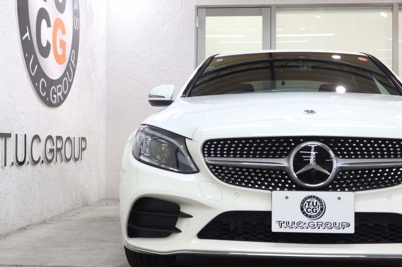 メルセデスベンツ Cクラス C200 AVG AMGﾗｲﾝ ﾚｻﾞｰｴｸｽｸﾙｰｼﾌﾞ&ﾚｰﾀﾞｰｾｰﾌﾃｨPKG　BSG搭載 後期 ｷｰﾚｽｺﾞｰ 黒本革 ﾍｯﾄﾞｱｯﾌﾟD HDDﾅﾋﾞTV ｽﾏﾎ連携 ﾌﾞﾙﾒｽﾀｰ ﾊﾞｯｸｶﾒﾗ PTS LEDﾗｲﾄ ﾊﾝｽﾞﾌﾘｰA AMGｴｱﾛ&18AW ﾀﾞｲﾅﾐｯｸS ｴｱｻｽ 9AT　2年保証