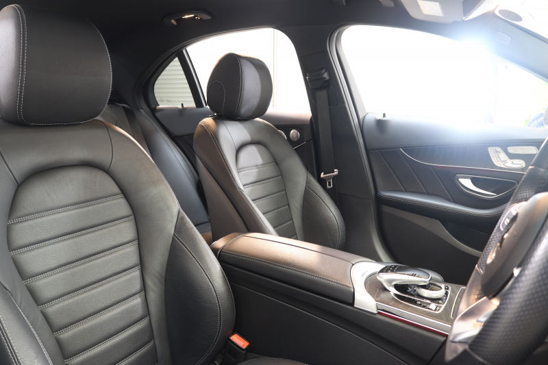 メルセデスベンツ Cクラス C200 AVG AMGﾗｲﾝ ﾚｻﾞｰｴｸｽｸﾙｰｼﾌﾞ&ﾚｰﾀﾞｰｾｰﾌﾃｨPKG　BSG搭載 後期 ｷｰﾚｽｺﾞｰ 黒本革 ﾍｯﾄﾞｱｯﾌﾟD HDDﾅﾋﾞTV ｽﾏﾎ連携 ﾌﾞﾙﾒｽﾀｰ ﾊﾞｯｸｶﾒﾗ PTS LEDﾗｲﾄ ﾊﾝｽﾞﾌﾘｰA AMGｴｱﾛ&18AW ﾀﾞｲﾅﾐｯｸS ｴｱｻｽ 9AT　2年保証