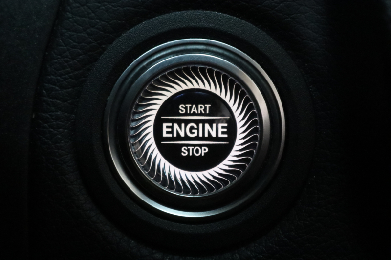 メルセデスベンツ Cクラス C200 AVG AMGﾗｲﾝ ﾚｻﾞｰｴｸｽｸﾙｰｼﾌﾞ&ﾚｰﾀﾞｰｾｰﾌﾃｨPKG　BSG搭載 後期 ｷｰﾚｽｺﾞｰ 黒本革 ﾍｯﾄﾞｱｯﾌﾟD HDDﾅﾋﾞTV ｽﾏﾎ連携 ﾌﾞﾙﾒｽﾀｰ ﾊﾞｯｸｶﾒﾗ PTS LEDﾗｲﾄ ﾊﾝｽﾞﾌﾘｰA AMGｴｱﾛ&18AW ﾀﾞｲﾅﾐｯｸS ｴｱｻｽ 9AT　2年保証