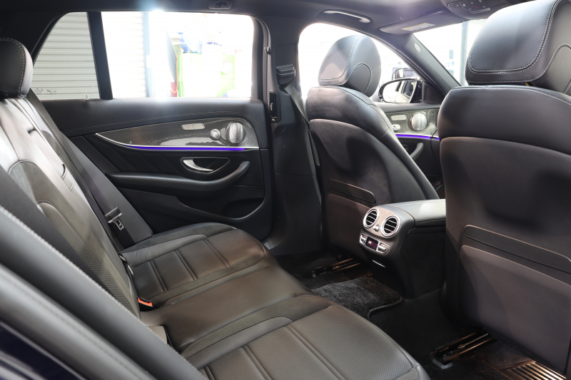 AMG Eクラス E43 4MATIC ｽﾃｰｼｮﾝﾜｺﾞﾝ ｴｸｽｸﾙｰｼﾌﾞ&ﾚｰﾀﾞｰｾｰﾌﾃｨPKG　ｷｰﾚｽｺﾞｰ 黒本革 ﾍﾞﾝﾁﾚｰﾀｰ ﾊﾟﾉﾗﾏSR ﾍｯﾄﾞｱｯﾌﾟD HDDﾅﾋﾞTV ｽﾏﾎ連携 ﾌﾞﾙﾒｽﾀｰ 360ｶﾒﾗ PTS LEDﾗｲﾄ ﾊﾝｽﾞﾌﾘｰA AMG専用装備&ﾁｭｰﾆﾝｸﾞ 9AT 希少色ｶﾊﾞﾝｻｲﾄﾌﾞﾙｰ　2年保証