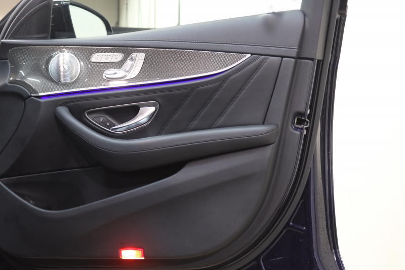 AMG Eクラス E43 4MATIC ｽﾃｰｼｮﾝﾜｺﾞﾝ ｴｸｽｸﾙｰｼﾌﾞ&ﾚｰﾀﾞｰｾｰﾌﾃｨPKG　ｷｰﾚｽｺﾞｰ 黒本革 ﾍﾞﾝﾁﾚｰﾀｰ ﾊﾟﾉﾗﾏSR ﾍｯﾄﾞｱｯﾌﾟD HDDﾅﾋﾞTV ｽﾏﾎ連携 ﾌﾞﾙﾒｽﾀｰ 360ｶﾒﾗ PTS LEDﾗｲﾄ ﾊﾝｽﾞﾌﾘｰA AMG専用装備&ﾁｭｰﾆﾝｸﾞ 9AT 希少色ｶﾊﾞﾝｻｲﾄﾌﾞﾙｰ　2年保証