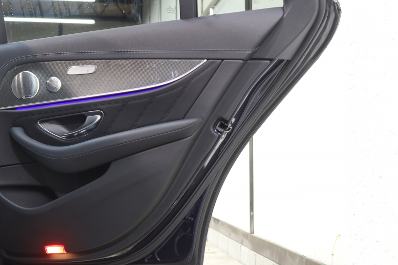 AMG Eクラス E43 4MATIC ｽﾃｰｼｮﾝﾜｺﾞﾝ ｴｸｽｸﾙｰｼﾌﾞ&ﾚｰﾀﾞｰｾｰﾌﾃｨPKG　ｷｰﾚｽｺﾞｰ 黒本革 ﾍﾞﾝﾁﾚｰﾀｰ ﾊﾟﾉﾗﾏSR ﾍｯﾄﾞｱｯﾌﾟD HDDﾅﾋﾞTV ｽﾏﾎ連携 ﾌﾞﾙﾒｽﾀｰ 360ｶﾒﾗ PTS LEDﾗｲﾄ ﾊﾝｽﾞﾌﾘｰA AMG専用装備&ﾁｭｰﾆﾝｸﾞ 9AT 希少色ｶﾊﾞﾝｻｲﾄﾌﾞﾙｰ　2年保証