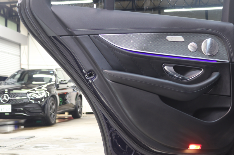 AMG Eクラス E43 4MATIC ｽﾃｰｼｮﾝﾜｺﾞﾝ ｴｸｽｸﾙｰｼﾌﾞ&ﾚｰﾀﾞｰｾｰﾌﾃｨPKG　ｷｰﾚｽｺﾞｰ 黒本革 ﾍﾞﾝﾁﾚｰﾀｰ ﾊﾟﾉﾗﾏSR ﾍｯﾄﾞｱｯﾌﾟD HDDﾅﾋﾞTV ｽﾏﾎ連携 ﾌﾞﾙﾒｽﾀｰ 360ｶﾒﾗ PTS LEDﾗｲﾄ ﾊﾝｽﾞﾌﾘｰA AMG専用装備&ﾁｭｰﾆﾝｸﾞ 9AT 希少色ｶﾊﾞﾝｻｲﾄﾌﾞﾙｰ　2年保証