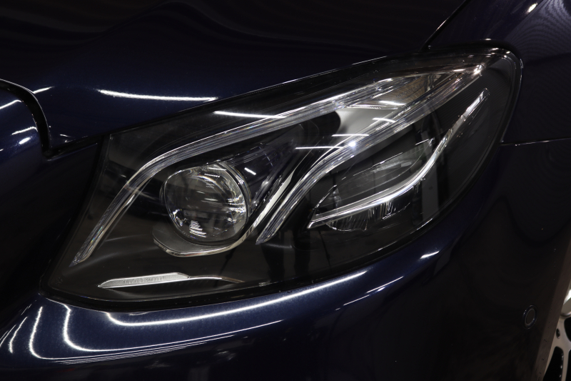 AMG Eクラス E43 4MATIC ｽﾃｰｼｮﾝﾜｺﾞﾝ ｴｸｽｸﾙｰｼﾌﾞ&ﾚｰﾀﾞｰｾｰﾌﾃｨPKG　ｷｰﾚｽｺﾞｰ 黒本革 ﾍﾞﾝﾁﾚｰﾀｰ ﾊﾟﾉﾗﾏSR ﾍｯﾄﾞｱｯﾌﾟD HDDﾅﾋﾞTV ｽﾏﾎ連携 ﾌﾞﾙﾒｽﾀｰ 360ｶﾒﾗ PTS LEDﾗｲﾄ ﾊﾝｽﾞﾌﾘｰA AMG専用装備&ﾁｭｰﾆﾝｸﾞ 9AT 希少色ｶﾊﾞﾝｻｲﾄﾌﾞﾙｰ　2年保証