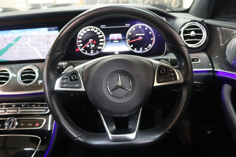 AMG Eクラス E43 4MATIC ｽﾃｰｼｮﾝﾜｺﾞﾝ ｴｸｽｸﾙｰｼﾌﾞ&ﾚｰﾀﾞｰｾｰﾌﾃｨPKG　ｷｰﾚｽｺﾞｰ 黒本革 ﾍﾞﾝﾁﾚｰﾀｰ ﾊﾟﾉﾗﾏSR ﾍｯﾄﾞｱｯﾌﾟD HDDﾅﾋﾞTV ｽﾏﾎ連携 ﾌﾞﾙﾒｽﾀｰ 360ｶﾒﾗ PTS LEDﾗｲﾄ ﾊﾝｽﾞﾌﾘｰA AMG専用装備&ﾁｭｰﾆﾝｸﾞ 9AT 希少色ｶﾊﾞﾝｻｲﾄﾌﾞﾙｰ　2年保証