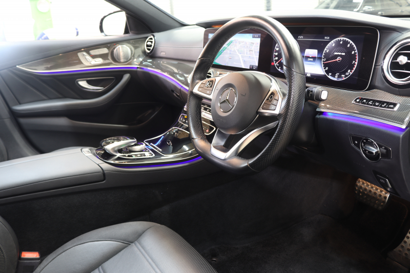 AMG Eクラス E43 4MATIC ｽﾃｰｼｮﾝﾜｺﾞﾝ ｴｸｽｸﾙｰｼﾌﾞ&ﾚｰﾀﾞｰｾｰﾌﾃｨPKG　ｷｰﾚｽｺﾞｰ 黒本革 ﾍﾞﾝﾁﾚｰﾀｰ ﾊﾟﾉﾗﾏSR ﾍｯﾄﾞｱｯﾌﾟD HDDﾅﾋﾞTV ｽﾏﾎ連携 ﾌﾞﾙﾒｽﾀｰ 360ｶﾒﾗ PTS LEDﾗｲﾄ ﾊﾝｽﾞﾌﾘｰA AMG専用装備&ﾁｭｰﾆﾝｸﾞ 9AT 希少色ｶﾊﾞﾝｻｲﾄﾌﾞﾙｰ　2年保証