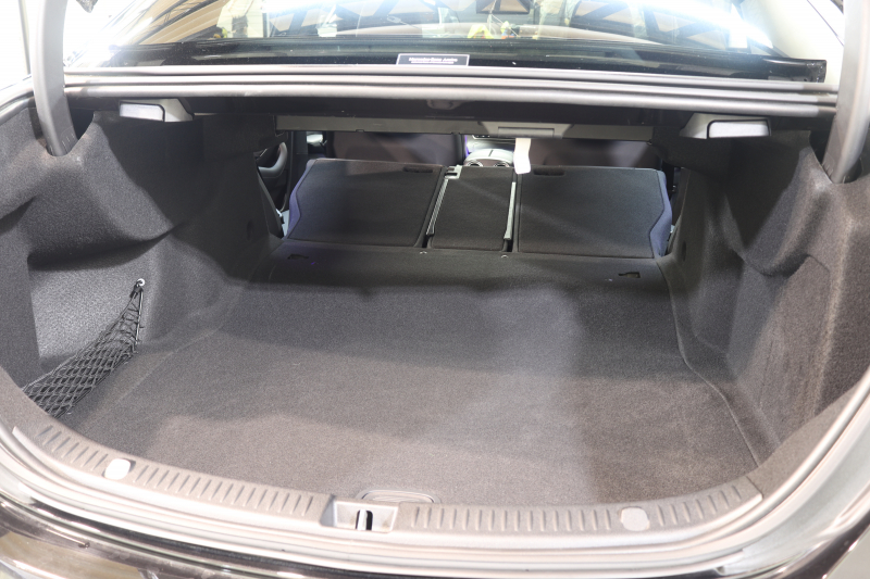 メルセデスベンツ Eクラス E200 ｽﾎﾟｰﾂ AMGﾗｲﾝｲﾝﾃﾘｱ&ｴｸｽｸﾙｰｼﾌﾞ&ﾚｰﾀﾞｰｾｰﾌﾃｨPKG　BSG搭載 後期 ｷｰﾚｽｺﾞｰ 黒本革 ﾍｯﾄﾞｱｯﾌﾟD MBUXﾅﾋﾞTV ｽﾏﾎ連携 ﾌﾞﾙﾒｽﾀｰ 360ｶﾒﾗ PTS LEDﾗｲﾄ 自動ﾄﾗﾝｸ AMGｴｱﾛ&19AW ﾜｲﾔﾚｽ充電 9AT　2年保証