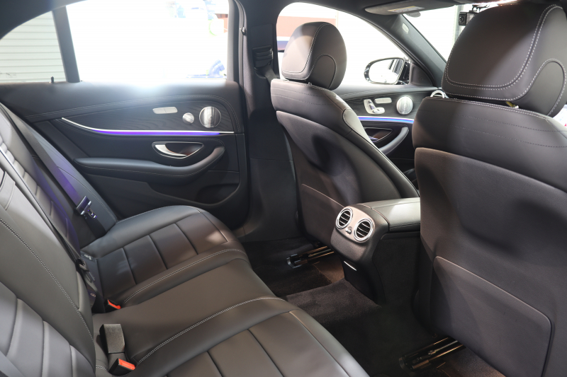 メルセデスベンツ Eクラス E200 ｽﾎﾟｰﾂ AMGﾗｲﾝｲﾝﾃﾘｱ&ｴｸｽｸﾙｰｼﾌﾞ&ﾚｰﾀﾞｰｾｰﾌﾃｨPKG　BSG搭載 後期 ｷｰﾚｽｺﾞｰ 黒本革 ﾍｯﾄﾞｱｯﾌﾟD MBUXﾅﾋﾞTV ｽﾏﾎ連携 ﾌﾞﾙﾒｽﾀｰ 360ｶﾒﾗ PTS LEDﾗｲﾄ 自動ﾄﾗﾝｸ AMGｴｱﾛ&19AW ﾜｲﾔﾚｽ充電 9AT　2年保証