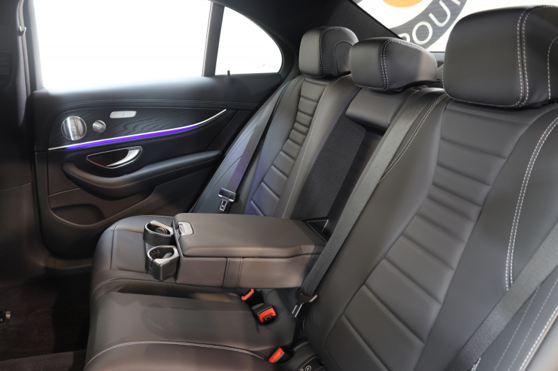 メルセデスベンツ Eクラス E200 ｽﾎﾟｰﾂ AMGﾗｲﾝｲﾝﾃﾘｱ&ｴｸｽｸﾙｰｼﾌﾞ&ﾚｰﾀﾞｰｾｰﾌﾃｨPKG　BSG搭載 後期 ｷｰﾚｽｺﾞｰ 黒本革 ﾍｯﾄﾞｱｯﾌﾟD MBUXﾅﾋﾞTV ｽﾏﾎ連携 ﾌﾞﾙﾒｽﾀｰ 360ｶﾒﾗ PTS LEDﾗｲﾄ 自動ﾄﾗﾝｸ AMGｴｱﾛ&19AW ﾜｲﾔﾚｽ充電 9AT　2年保証