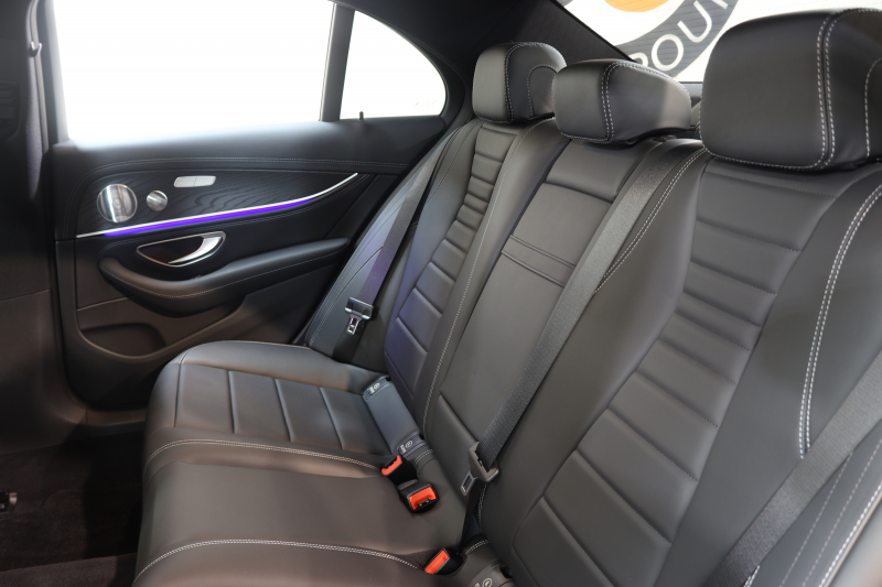 メルセデスベンツ Eクラス E200 ｽﾎﾟｰﾂ AMGﾗｲﾝｲﾝﾃﾘｱ&ｴｸｽｸﾙｰｼﾌﾞ&ﾚｰﾀﾞｰｾｰﾌﾃｨPKG　BSG搭載 後期 ｷｰﾚｽｺﾞｰ 黒本革 ﾍｯﾄﾞｱｯﾌﾟD MBUXﾅﾋﾞTV ｽﾏﾎ連携 ﾌﾞﾙﾒｽﾀｰ 360ｶﾒﾗ PTS LEDﾗｲﾄ 自動ﾄﾗﾝｸ AMGｴｱﾛ&19AW ﾜｲﾔﾚｽ充電 9AT　2年保証