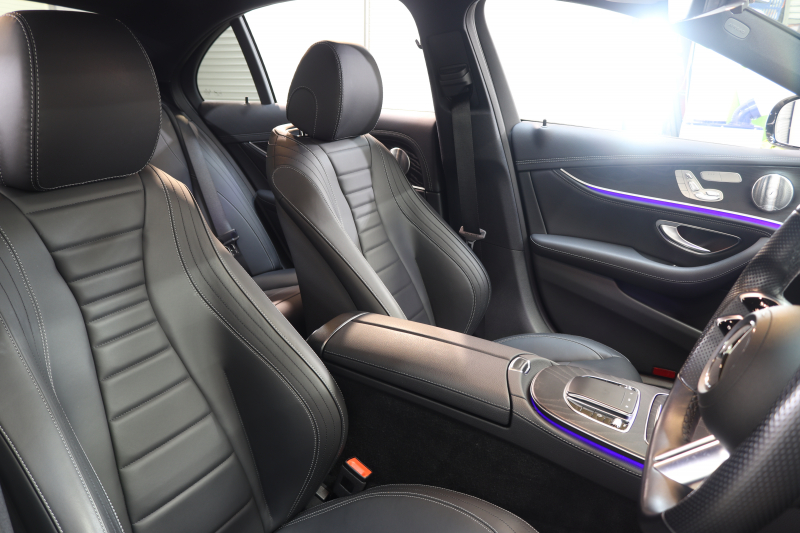 メルセデスベンツ Eクラス E200 ｽﾎﾟｰﾂ AMGﾗｲﾝｲﾝﾃﾘｱ&ｴｸｽｸﾙｰｼﾌﾞ&ﾚｰﾀﾞｰｾｰﾌﾃｨPKG　BSG搭載 後期 ｷｰﾚｽｺﾞｰ 黒本革 ﾍｯﾄﾞｱｯﾌﾟD MBUXﾅﾋﾞTV ｽﾏﾎ連携 ﾌﾞﾙﾒｽﾀｰ 360ｶﾒﾗ PTS LEDﾗｲﾄ 自動ﾄﾗﾝｸ AMGｴｱﾛ&19AW ﾜｲﾔﾚｽ充電 9AT　2年保証