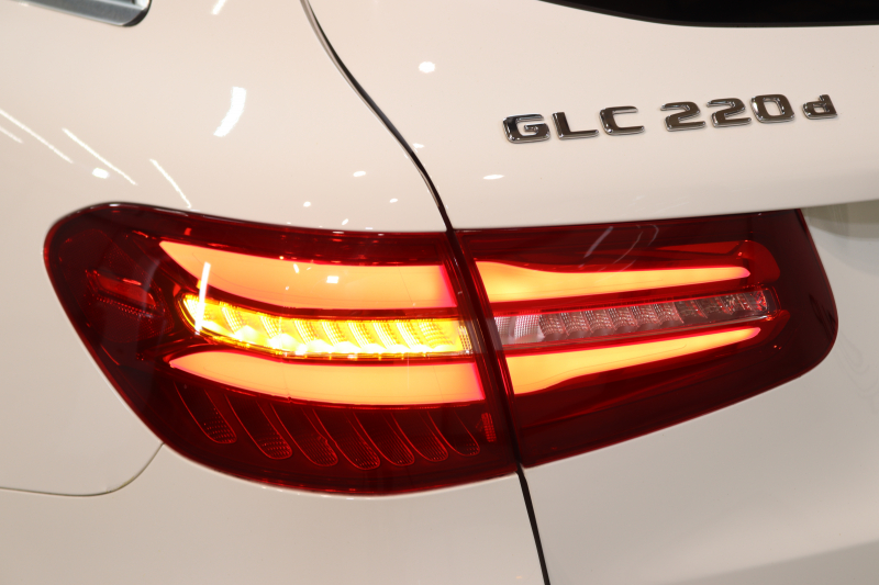 メルセデスベンツ GLC GLC220d 4MATIC ｽﾎﾟｰﾂ 本革仕様 ﾚｰﾀﾞｰｾｰﾌﾃｨPKG　MEｺﾈｸﾄ ｷｰﾚｽｺﾞｰ ﾌﾞﾗｯｸﾚｻﾞｰｼｰﾄ ﾊﾟﾉﾗﾏSR ﾍｯﾄﾞｱｯﾌﾟD HDDﾅﾋﾞTV BT音楽 ﾌﾞﾙﾒｽﾀｰ 360ｶﾒﾗ PTS LEDﾗｲﾄ ﾊﾝｽﾞﾌﾘｰA AMGｴｱﾛ&19AW ｴｱﾊﾞﾗﾝｽPKG ﾀﾞｲﾅﾐｯｸｾﾚｸﾄ 9AT　2年保証