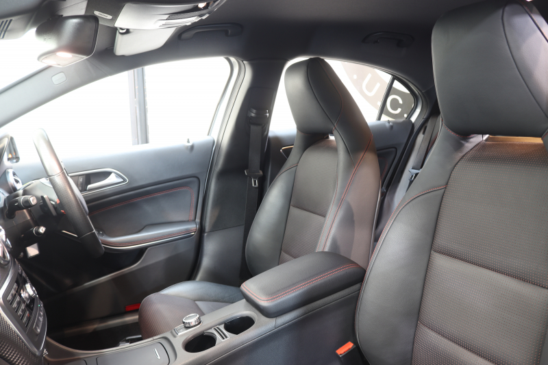 メルセデスベンツ Aクラス A180 ｽﾎﾟｰﾂ AMGｴｸｽｸﾙｰｼﾌﾞ&ﾅｲﾄ&ﾊﾞﾘｭｰ&ﾚｰﾀﾞｰｾｰﾌﾃｨPKG　ｷｰﾚｽｷｰ ﾚｯﾄﾞｽﾃｯﾁ入りﾌﾞﾗｯｸﾚｻﾞｰｼｰﾄ 純正HDDﾅﾋﾞTV BT音楽 ﾊﾞｯｸｶﾒﾗ PTS DSRC ｷｾﾉﾝ AMGｴｱﾛ&18AW ﾀﾞｲﾅﾐｯｸｾﾚｸﾄ 純正ﾄﾞﾗﾚｺ　2年保証