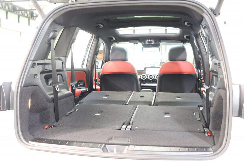 メルセデスベンツ GLB GLB200d 4MATIC AMGﾗｲﾝ AMGﾚｻﾞｰｴｸｽｸﾙｰｼﾌﾞ&ﾅﾋﾞｹﾞｰｼｮﾝ&ﾚｰﾀﾞｰｾｰﾌﾃｨPKG　ｷｰﾚｽｺﾞｰ 赤/黒本革 ﾊﾟﾉﾗﾏSR ﾍｯﾄﾞｱｯﾌﾟD MBUXﾅﾋﾞTV ｽﾏﾎ連携 360ｶﾒﾗ PTS LEDﾗｲﾄ ﾊﾝｽﾞﾌﾘｰA AMGｴｱﾛ&19AW ﾜｲﾔﾚｽ充電 8AT　新車保証継承可