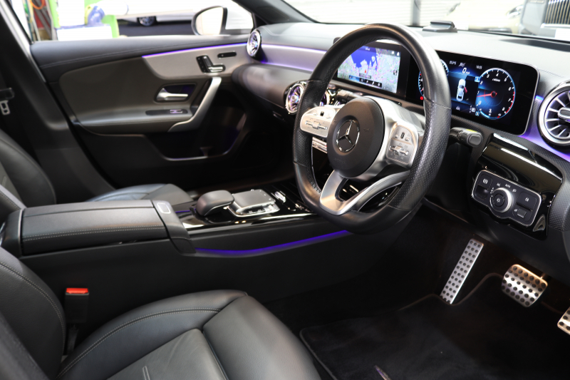 メルセデスベンツ Aクラス A250 4MATIC ｾﾀﾞﾝ AMGﾗｲﾝ ﾚｻﾞｰｴｸｽｸﾙｰｼﾌﾞ&ｱﾄﾞﾊﾞﾝｽﾄﾞ&ﾅﾋﾞｹﾞｰｼｮﾝ&ﾚｰﾀﾞｰｾｰﾌﾃｨPKG　ｷｰﾚｽｺﾞｰ 灰/黒本革 ﾊﾟﾉﾗﾏSR ﾍｯﾄﾞｱｯﾌﾟD MBUXﾅﾋﾞTV BT音楽 ｱﾄﾞﾊﾞﾝｽﾄﾞｻｳﾝﾄﾞ 360ｶﾒﾗ PTS LEDﾗｲﾄ AMGｴｱﾛ&18AW ﾜｲﾔﾚｽ充電　2年保証