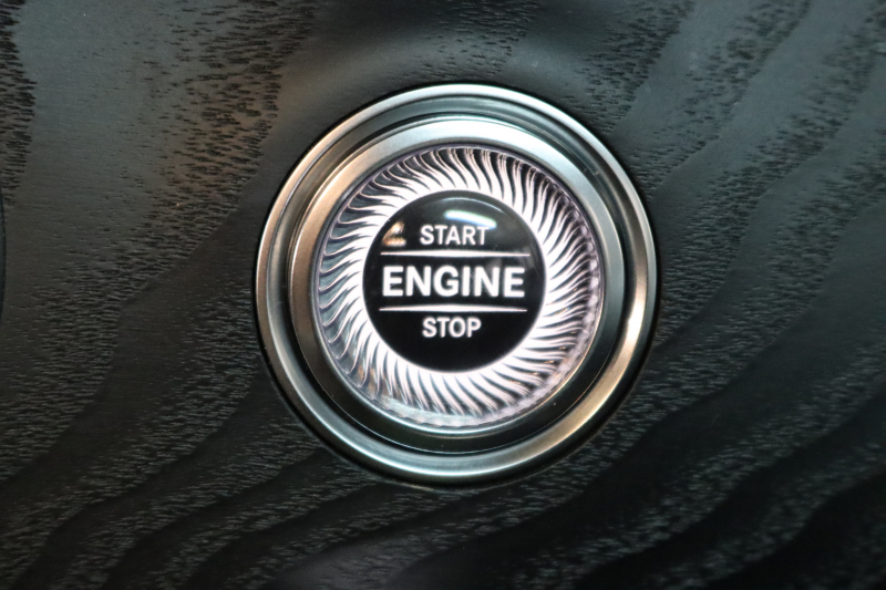 メルセデスベンツ Eクラス E200 AVG AMGﾗｲﾝ ｴｸｽｸﾙｰｼﾌﾞ&ﾚｰﾀﾞｰｾｰﾌﾃｨPKG　BSG搭載 中期 NEWｽﾃｱﾘﾝｸﾞ ｷｰﾚｽｺﾞｰ 黒本革 ﾍｯﾄﾞｱｯﾌﾟD HDDﾅﾋﾞTV ｽﾏﾎ連携 ﾌﾞﾙﾒｽﾀｰ 360ｶﾒﾗ PTS LEDﾗｲﾄ 自動ﾄﾗﾝｸ AMGｴｱﾛ&19AW ﾀﾞｲﾅﾐｯｸｾﾚｸﾄ 9AT　2年保証