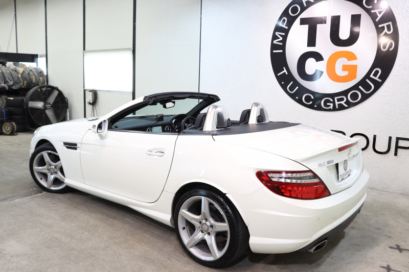 メルセデスベンツ SLKクラス SLK200 ｴｸｽｸﾙｰｼﾌﾞ AMGｽﾎﾟｰﾂ&ﾚｰﾀﾞｰｾｰﾌﾃｨPKG　中期 黒本革 ｴｱｽｶｰﾌ ﾏｼﾞｯｸｽｶｲR HDDﾅﾋﾞTV BT音楽 DSRC ｷｾﾉﾝ AMGｴｱﾛ&18AW ﾄﾗﾝｸｽﾎﾟｲﾗｰ ｴｱｶﾞｲﾄﾞ ﾊﾟﾅﾒﾘｶｰﾅｸﾞﾘﾙ ｷｰﾚｽｺﾞｰ　2年保証