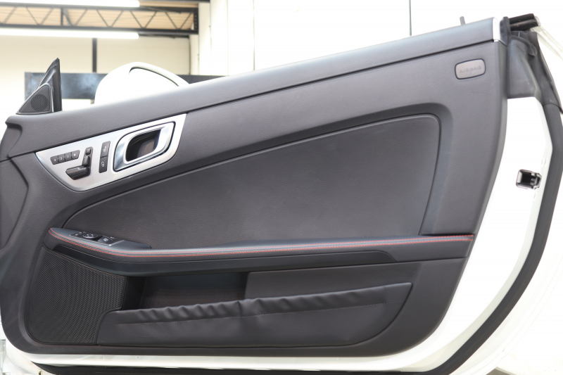 メルセデスベンツ SLKクラス SLK200 ｴｸｽｸﾙｰｼﾌﾞ AMGｽﾎﾟｰﾂ&ﾚｰﾀﾞｰｾｰﾌﾃｨPKG　中期 黒本革 ｴｱｽｶｰﾌ ﾏｼﾞｯｸｽｶｲR HDDﾅﾋﾞTV BT音楽 DSRC ｷｾﾉﾝ AMGｴｱﾛ&18AW ﾄﾗﾝｸｽﾎﾟｲﾗｰ ｴｱｶﾞｲﾄﾞ ﾊﾟﾅﾒﾘｶｰﾅｸﾞﾘﾙ ｷｰﾚｽｺﾞｰ　2年保証