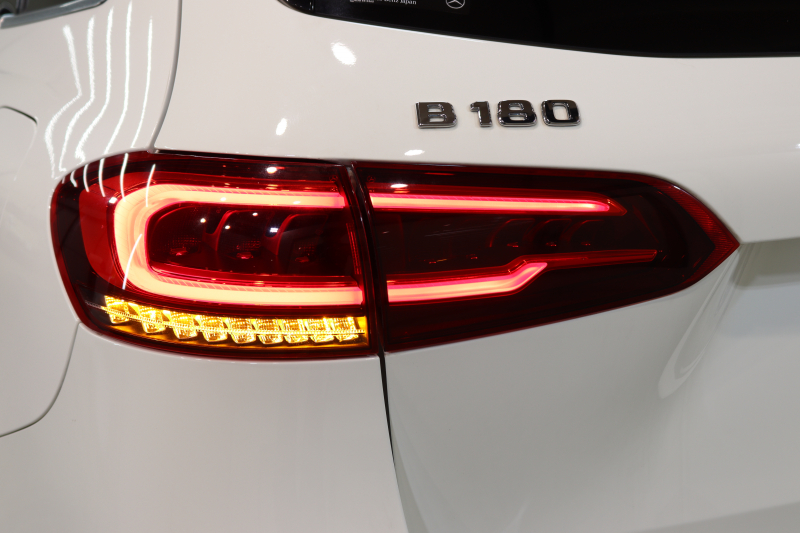 メルセデスベンツ Bクラス B180 AMGﾗｲﾝ AMGﾚｻﾞｰｴｸｽｸﾙｰｼﾌﾞ&ｱﾄﾞﾊﾞﾝｽﾄﾞ&ﾅﾋﾞｹﾞｰｼｮﾝ&ﾚｰﾀﾞｰｾｰﾌﾃｨPKG　ｷｰﾚｽｺﾞｰ 灰/黒本革 ﾊﾟﾉﾗﾏSR ﾍｯﾄﾞｱｯﾌﾟD MBUXﾅﾋﾞTV BT音楽 ｱﾄﾞﾊﾞﾝｽﾄﾞｻｳﾝﾄﾞ 360ｶﾒﾗ PTS LEDﾗｲﾄ ﾊﾝｽﾞﾌﾘｰA AMGｴｱﾛ&18AW　2年保証
