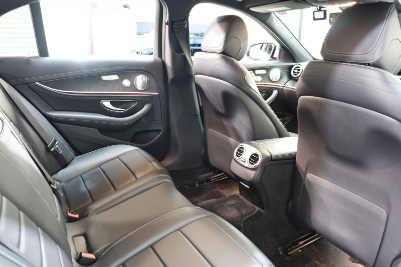 メルセデスベンツ Eクラス E220d AVG AMGﾗｲﾝ ｴｸｽｸﾙｰｼﾌﾞ&ﾚｰﾀﾞｰｾｰﾌﾃｨPKG　中期 ｷｰﾚｽｺﾞｰ 黒本革 ﾍｯﾄﾞｱｯﾌﾟD HDDﾅﾋﾞTV ｽﾏﾎ連携 ﾌﾞﾙﾒｽﾀｰ 360ｶﾒﾗ PTS LEDﾗｲﾄ 自動ﾄﾗﾝｸ AMGｴｱﾛ&19AW 9AT　2年保証