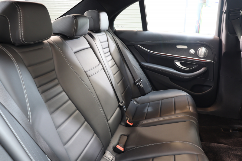 メルセデスベンツ Eクラス E220d AVG AMGﾗｲﾝ ｴｸｽｸﾙｰｼﾌﾞ&ﾚｰﾀﾞｰｾｰﾌﾃｨPKG　中期 ｷｰﾚｽｺﾞｰ 黒本革 ﾍｯﾄﾞｱｯﾌﾟD HDDﾅﾋﾞTV ｽﾏﾎ連携 ﾌﾞﾙﾒｽﾀｰ 360ｶﾒﾗ PTS LEDﾗｲﾄ 自動ﾄﾗﾝｸ AMGｴｱﾛ&19AW 9AT　2年保証