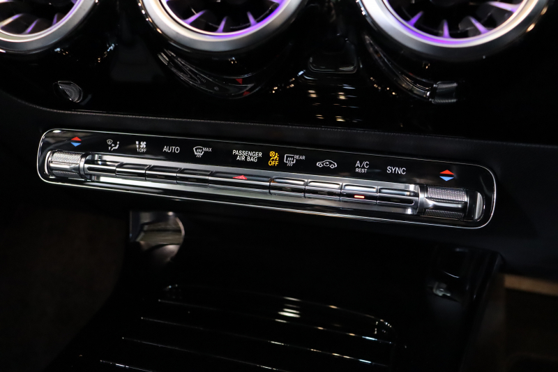 メルセデスベンツ Aクラス A180ｽﾀｲﾙ ｾﾀﾞﾝ AMGﾗｲﾝ AMGﾚｻﾞｰｴｸｽｸﾙｰｼﾌﾞ&ｱﾄﾞﾊﾞﾝｽﾄﾞ&ﾅﾋﾞｹﾞｰｼｮﾝ&ﾚｰﾀﾞｰｾｰﾌﾃｨPKG　ｷｰﾚｽｺﾞｰ 灰/黒本革 ﾊﾟﾉﾗﾏSR ﾍｯﾄﾞｱｯﾌﾟD MBUXﾅﾋﾞTV BT音楽 ｱﾄﾞﾊﾞﾝｽﾄﾞｻｳﾝﾄﾞ 360ｶﾒﾗ PTS LEDﾗｲﾄ AMGｴｱﾛ&18AW 7AT　2年保証