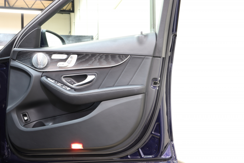 メルセデスベンツ Cクラス C220dｽﾃｰｼｮﾝﾜｺﾞﾝ AVG AMGﾗｲﾝ ﾚｻﾞｰｴｸｽｸﾙｰｼﾌﾞ&ﾚｰﾀﾞｰｾｰﾌﾃｨPKG　後期 ｷｰﾚｽｺﾞｰ 黒本革 ﾍｯﾄﾞｱｯﾌﾟD HDDﾅﾋﾞTV ｽﾏﾎ連携 ﾌﾞﾙﾒｽﾀｰ ﾊﾞｯｸｶﾒﾗ PTS LEDﾗｲﾄ ﾊﾝｽﾞﾌﾘｰA AMGｴｱﾛ&18AW ｴｱｻｽ 9AT 希少色ｶﾊﾞﾝｻｲﾄﾌﾞﾙｰ　2年保証
